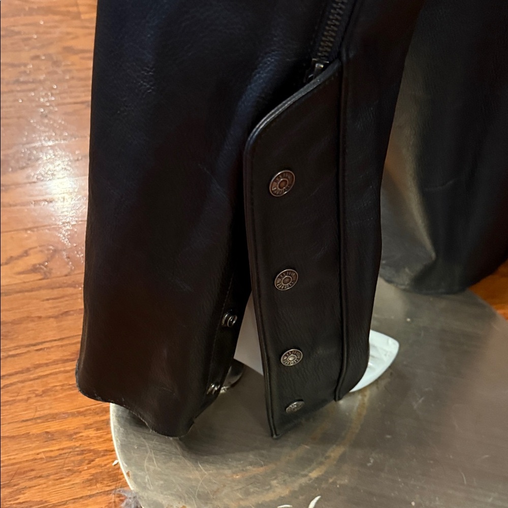 HARLEY-DAVIDSON® WOMEN’S DELUXE II LEATHER CHAPS - Picture 6 of 8